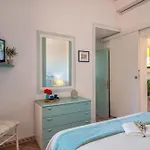 Con Piscina Indipendente E Vista Mare Per 6 Persone Вилла
