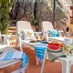 Con Piscina Indipendente E Vista Mare Per 6 Persone Вилла Коста-Парадисо