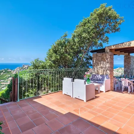 Con Piscina Indipendente E Vista Mare Per 6 Persone