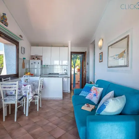 Con Piscina Indipendente E Vista Mare Per 6 Persone *