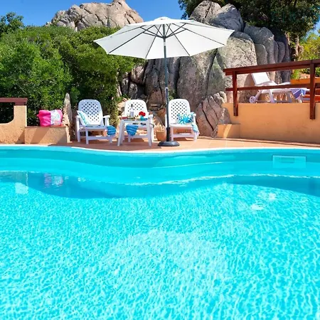 Con Piscina Indipendente E Vista Mare Per 6 Persone 帕拉迪索海岸