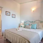 Con Piscina Indipendente E Vista Mare Per 6 Persone
