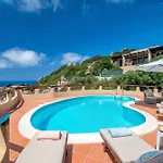 Vila Con Piscina Indipendente E Vista Mare Per 6 Persone