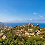 Con Piscina Indipendente E Vista Mare Per 6 Persone * Costa Paradiso