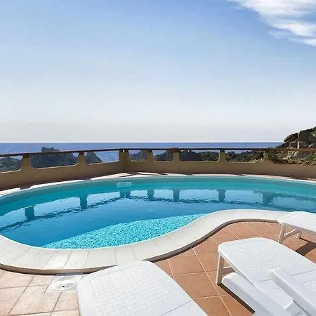 Con Piscina Indipendente E Vista Mare Per 6 Persone Villa