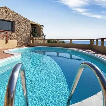 Con Piscina Indipendente E Vista Mare Per 6 Persone * Costa Paradiso