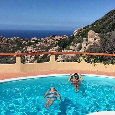 Villa Con Piscina Indipendente E Vista Mare Per 6 Persone *