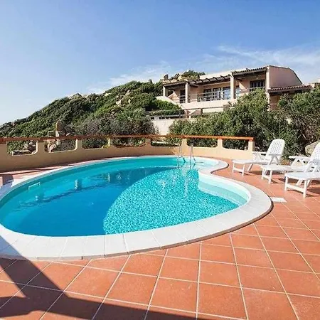 Con Piscina Indipendente E Vista Mare Per 6 Persone