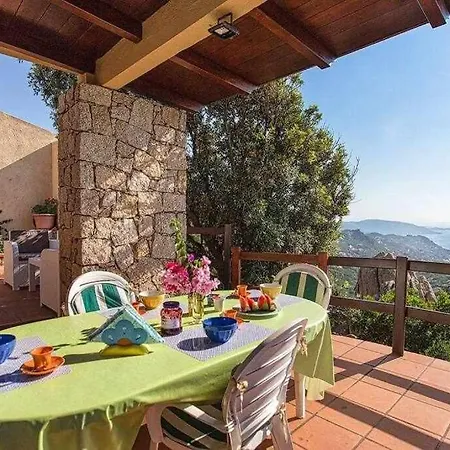 Con Piscina Indipendente E Vista Mare Per 6 Persone Costa Paradiso