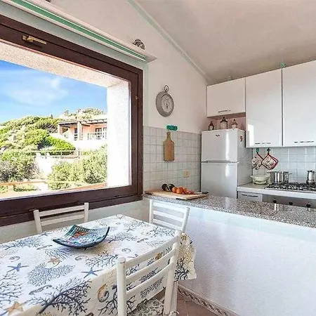 Con Piscina Indipendente E Vista Mare Per 6 Persone