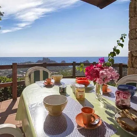 Villa Con Piscina Indipendente E Vista Mare Per 6 Persone *