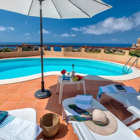 Villa Con Piscina Indipendente E Vista Mare Per 6 Persone *