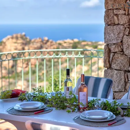 Con Piscina Indipendente E Vista Mare Per 6 Persone Villa Costa Paradiso