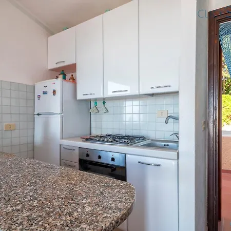 Con Piscina Indipendente E Vista Mare Per 6 Persone * Costa Paradiso