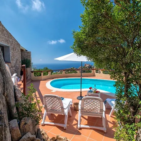 Con Piscina Indipendente E Vista Mare Per 6 Persone Villa Costa Paradiso