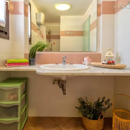 Villa Con Piscina Indipendente E Vista Mare Per 6 Persone