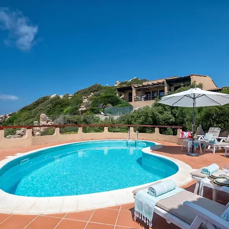 Con Piscina Indipendente E Vista Mare Per 6 Persone Costa Paradiso