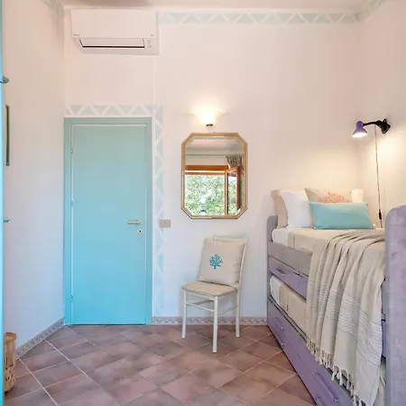 Con Piscina Indipendente E Vista Mare Per 6 Persone *