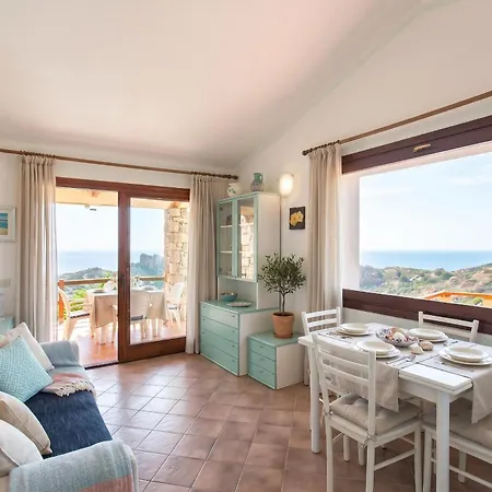 Con Piscina Indipendente E Vista Mare Per 6 Persone Willa *