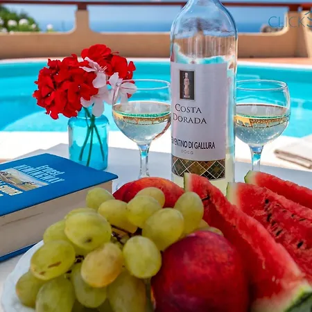 Con Piscina Indipendente E Vista Mare Per 6 Persone * Costa Paradiso