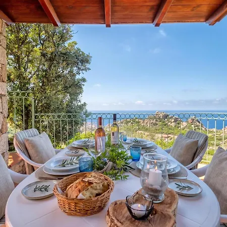 Con Piscina Indipendente E Vista Mare Per 6 Persone Willa Costa Paradiso