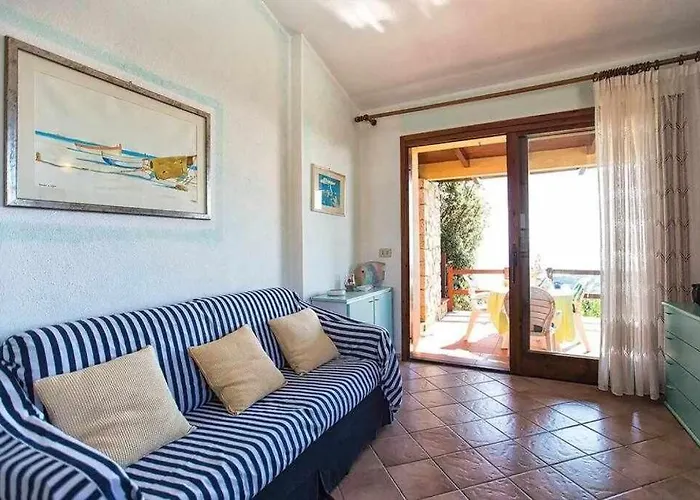 Con Piscina Indipendente E Vista Mare Per 6 Persone